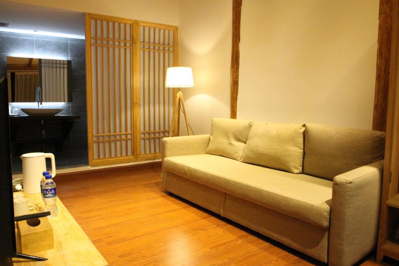 Lijiang Shushi Zhengliu Mujiayuan Hotel Экстерьер фото